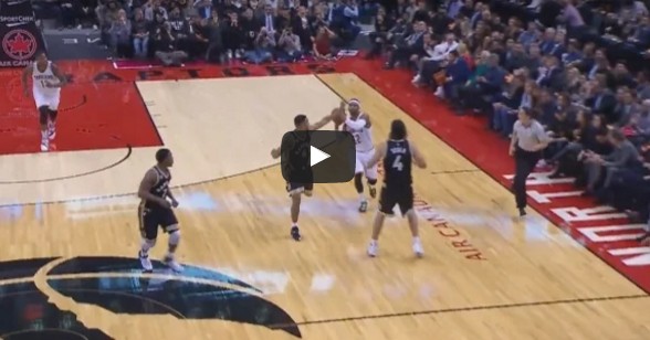 Sans pression, Mo Williams plante un buzzer beater de son propre camp