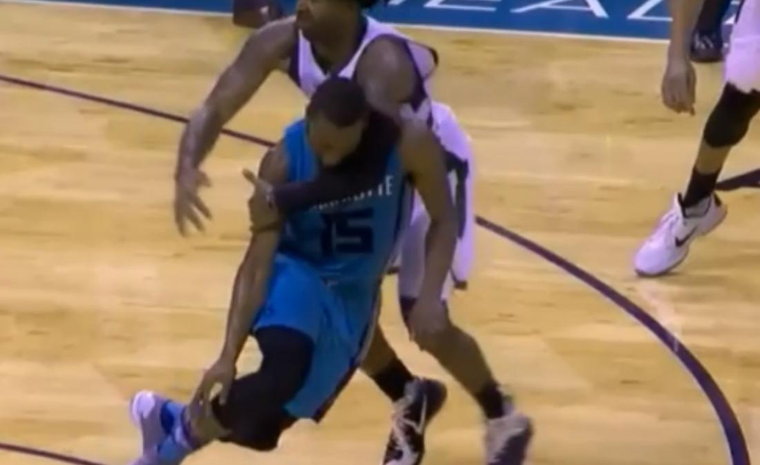 Violent : OJ Mayo découpe Kemba Walker