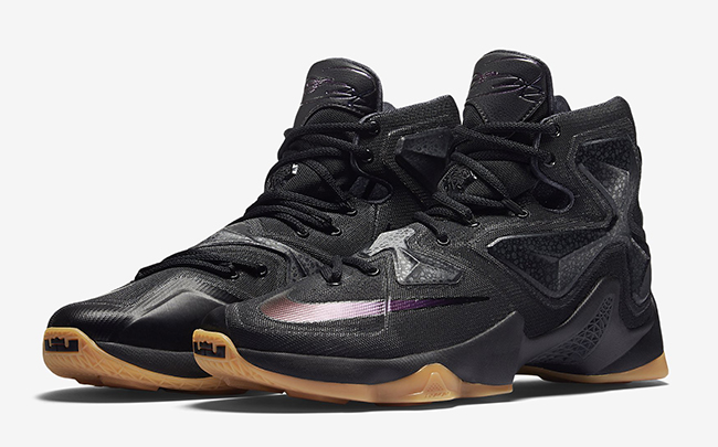 La LeBron 13 « Black Lion » débarque au jour de l’an !
