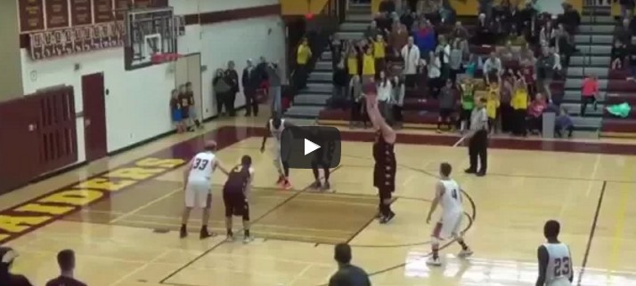 High-School : Un lycéen d’Austin inscrit le buzzer beater de l’année !