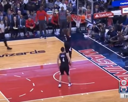 Replay : Chris Paul monte deux fois au dunk dans le même match !