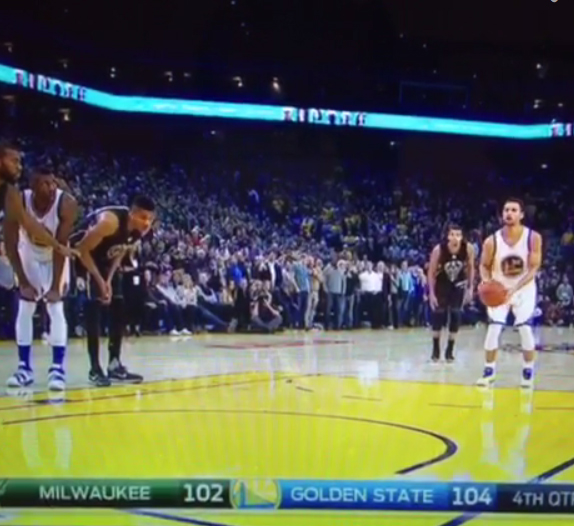 Stephen Curry crédité d’un lancer-franc… avant de le rater