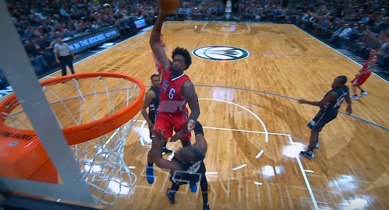 Monstrueux : DeAndre Jordan détruit Greg Monroe !