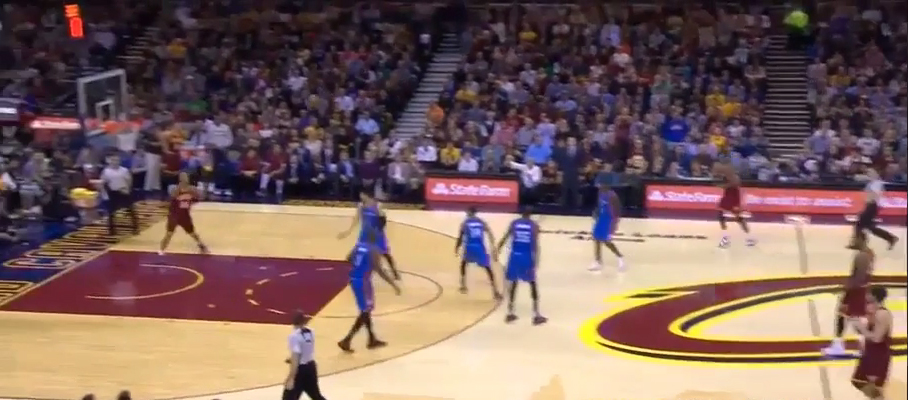 Furtif : Richard Jefferson contourne la défense du Thunder