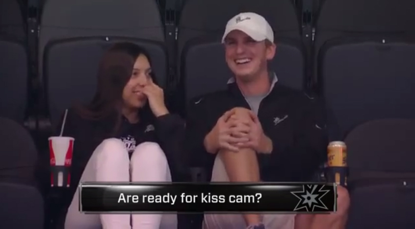 La kiss cam des Spurs immortalise un vent d’anthologie