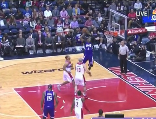 Alley-« oops » : Rudy Gay loupe (largement) un dunk
