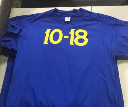 Les fans des Warriors répondent aux Bucks avec des t-shirts « 10-18 »