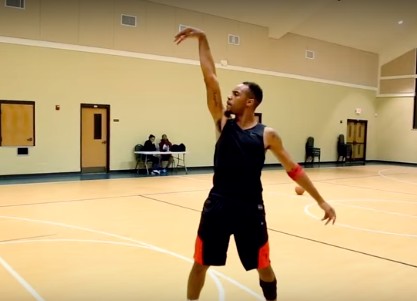 Génial : Brandon Armstrong s’attaque à Michael Jordan !