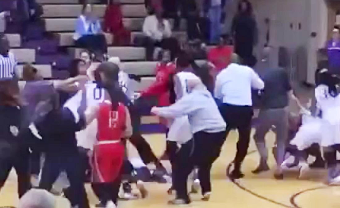 Baston: deux high schools féminines exclues du championnat !