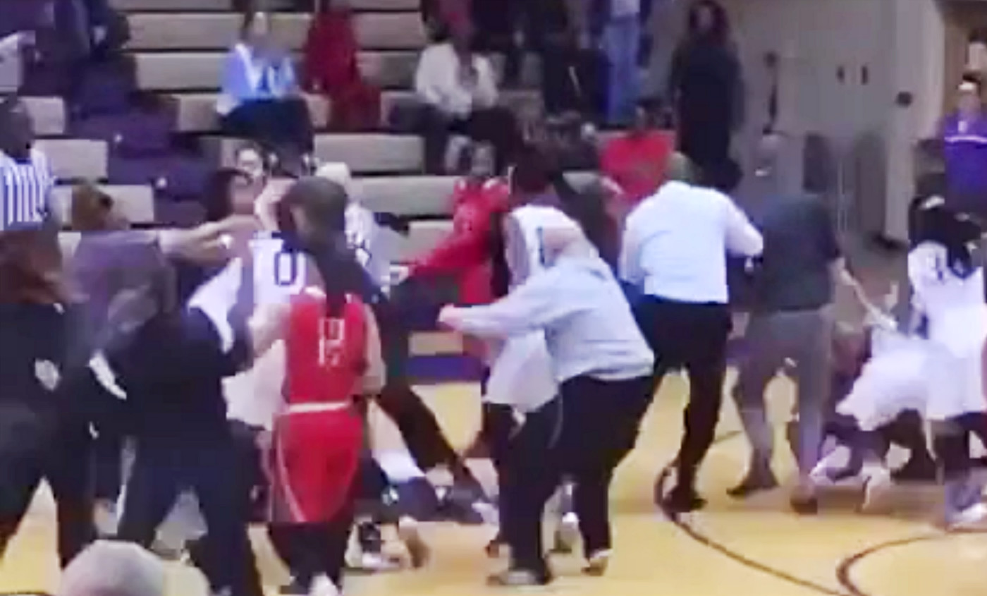 Baston: deux high schools féminines exclues du championnat !