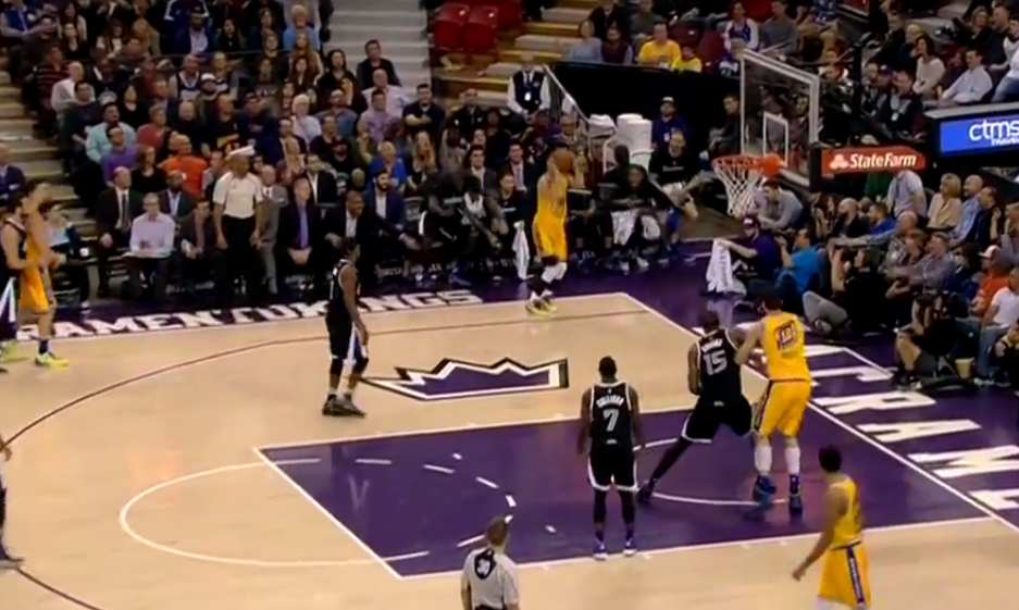 Régal : le basket des Warriors résumé en une seule action !