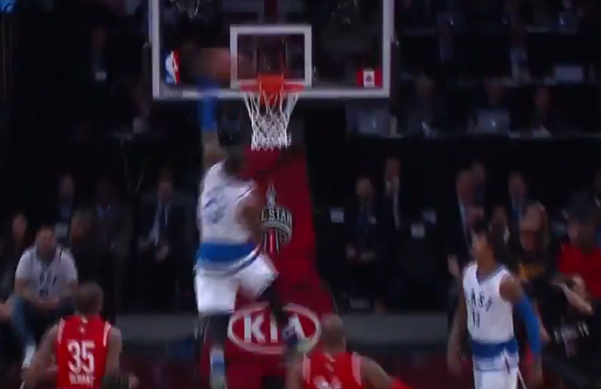 All-Star Game : LeBron James claque un Windmill !