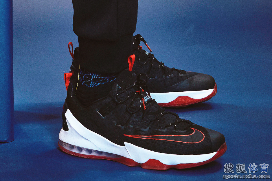 Des images de la Lebron 13 Low !