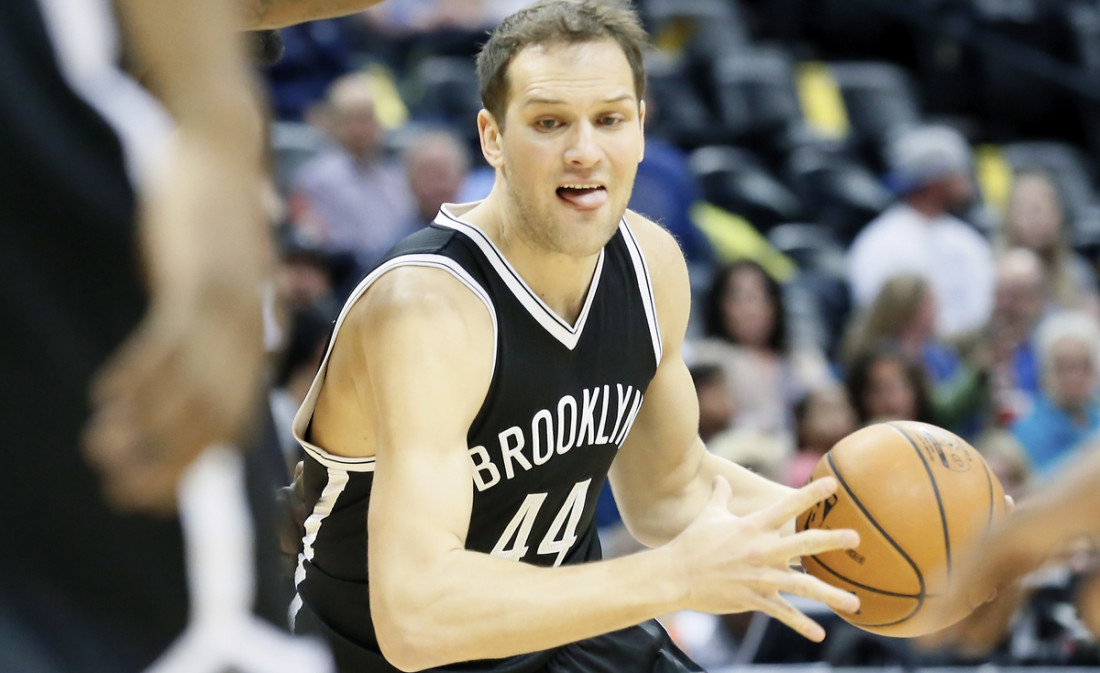 Quand les arbitres oublient une énorme reprise de dribble de Bojan Bogdanovic