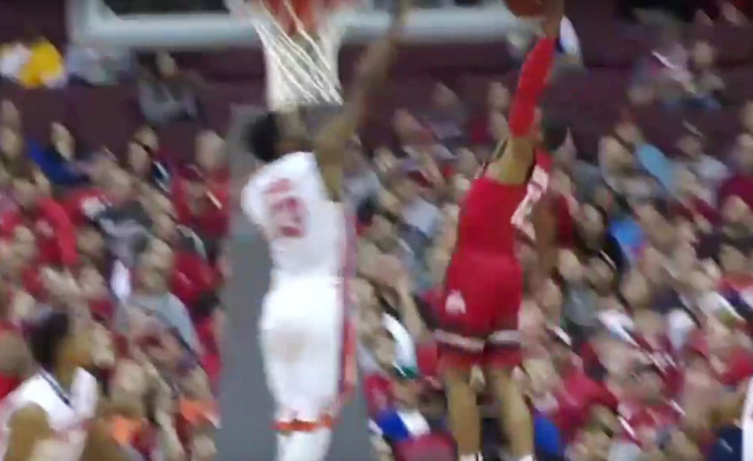 A.J. Price (1,75 m) d’Ohio State a mis un pivot sur un poster