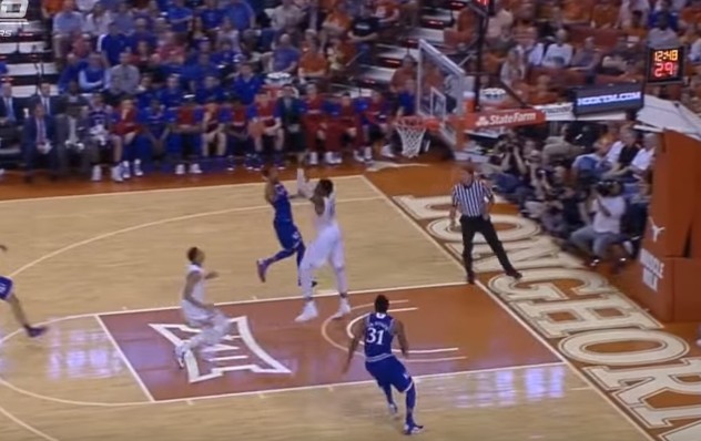 Le alley-oop le plus violent de l’année en NCAA !