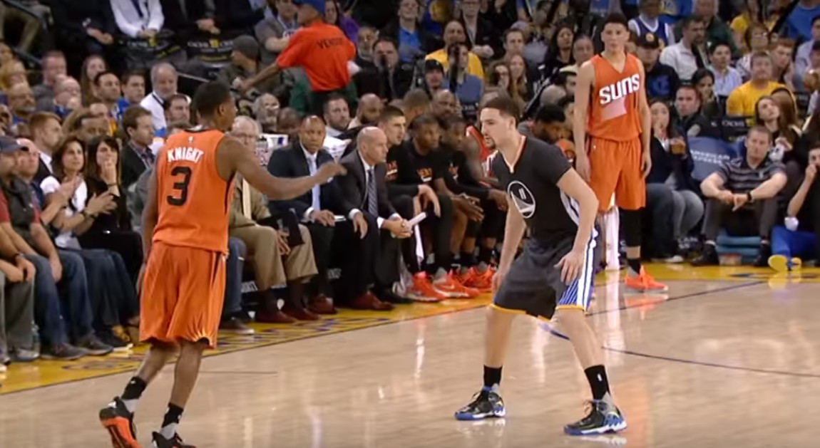 Sale : Quand Brandon Knight fait danser Klay Thompson