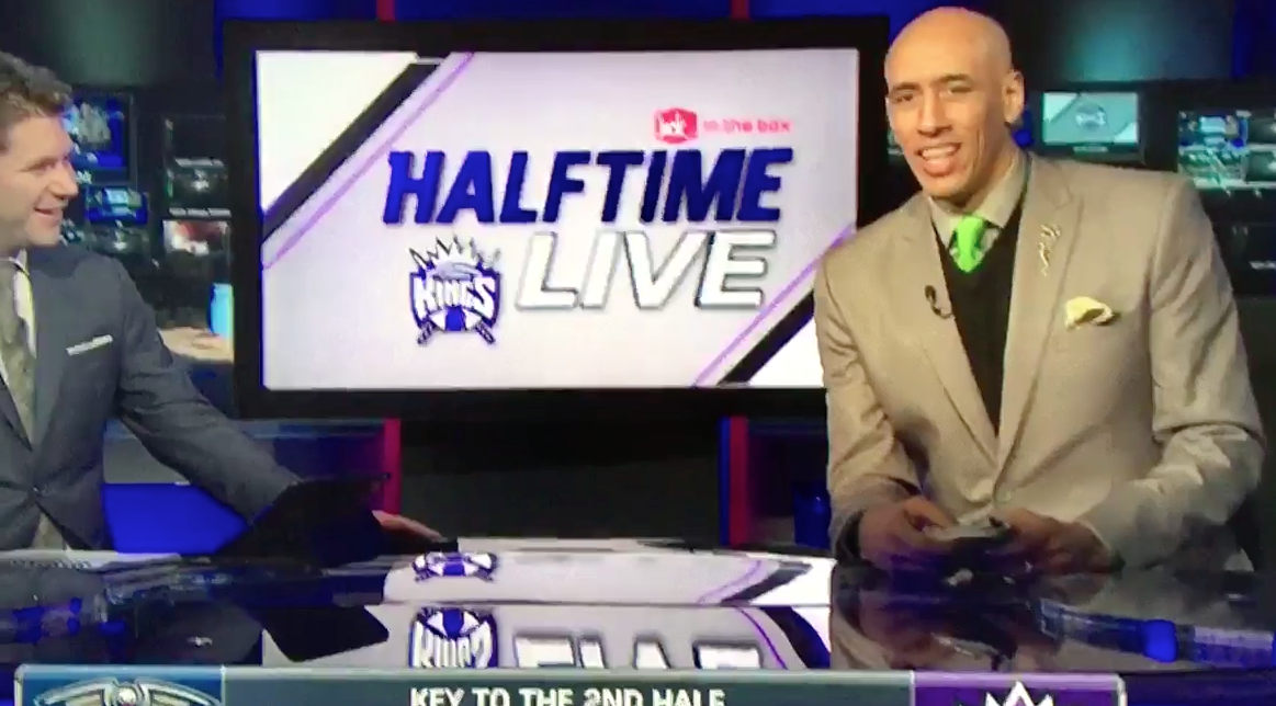 Doug Christie craque en direct devant la nullité des Kings
