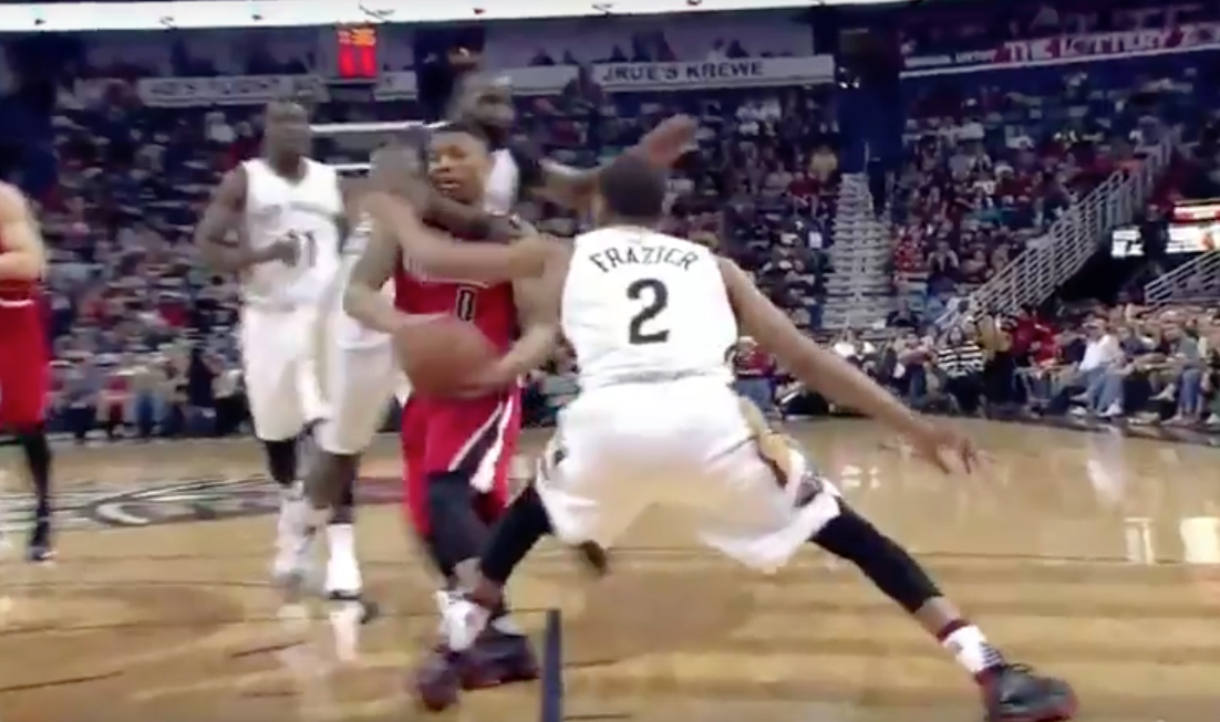 Replay : Kendrick Perkins découpe Damian Lillard !