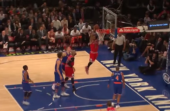 Événement : Derrick Rose claque son premier dunk de la saison !