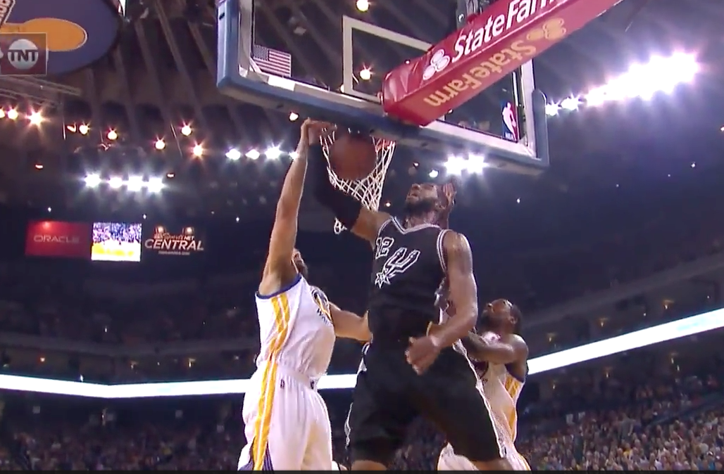 Gregg Popovich en a marre que LaMarcus Aldridge soit si timide dans le jeu