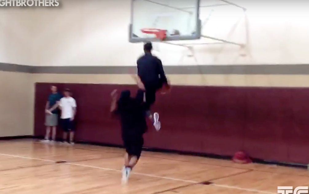 Guy Dupuis passe un rider, plus la faute en plein match !