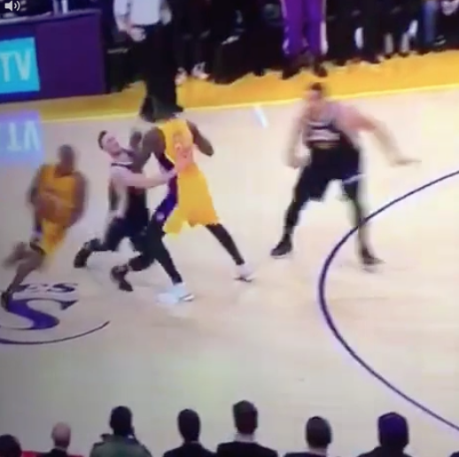 Julius Randle a tout fait pour Kobe Bryant !