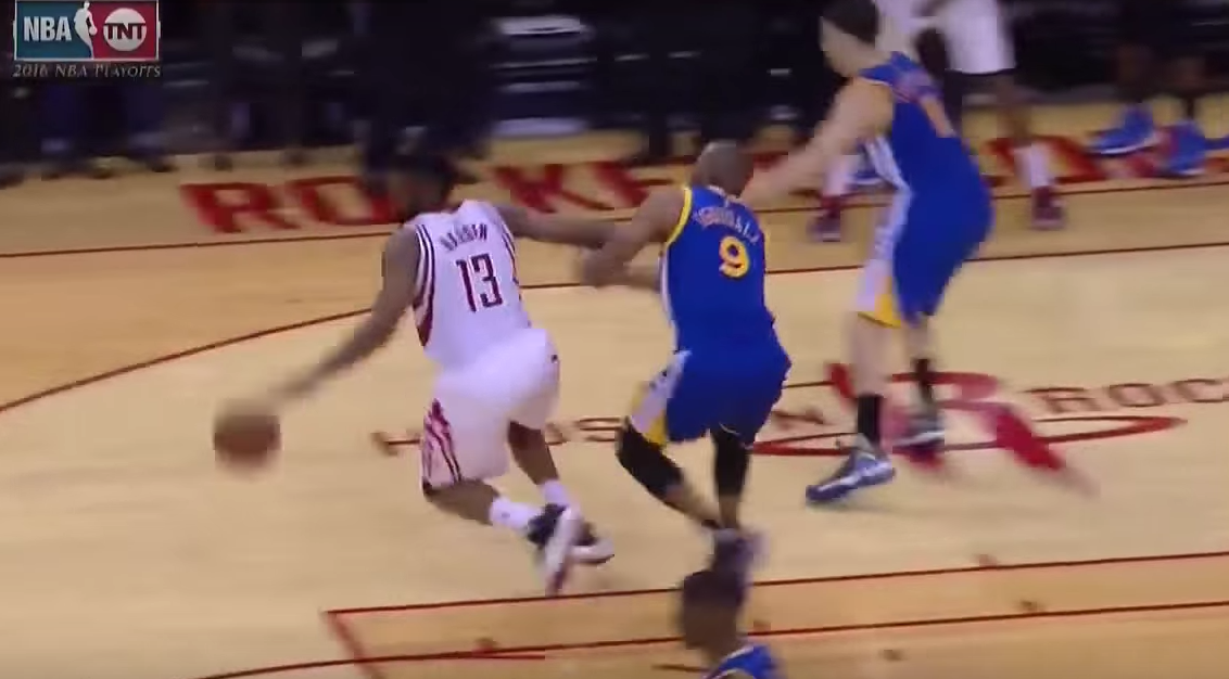 Le panier de James Harden n’était pas valable !