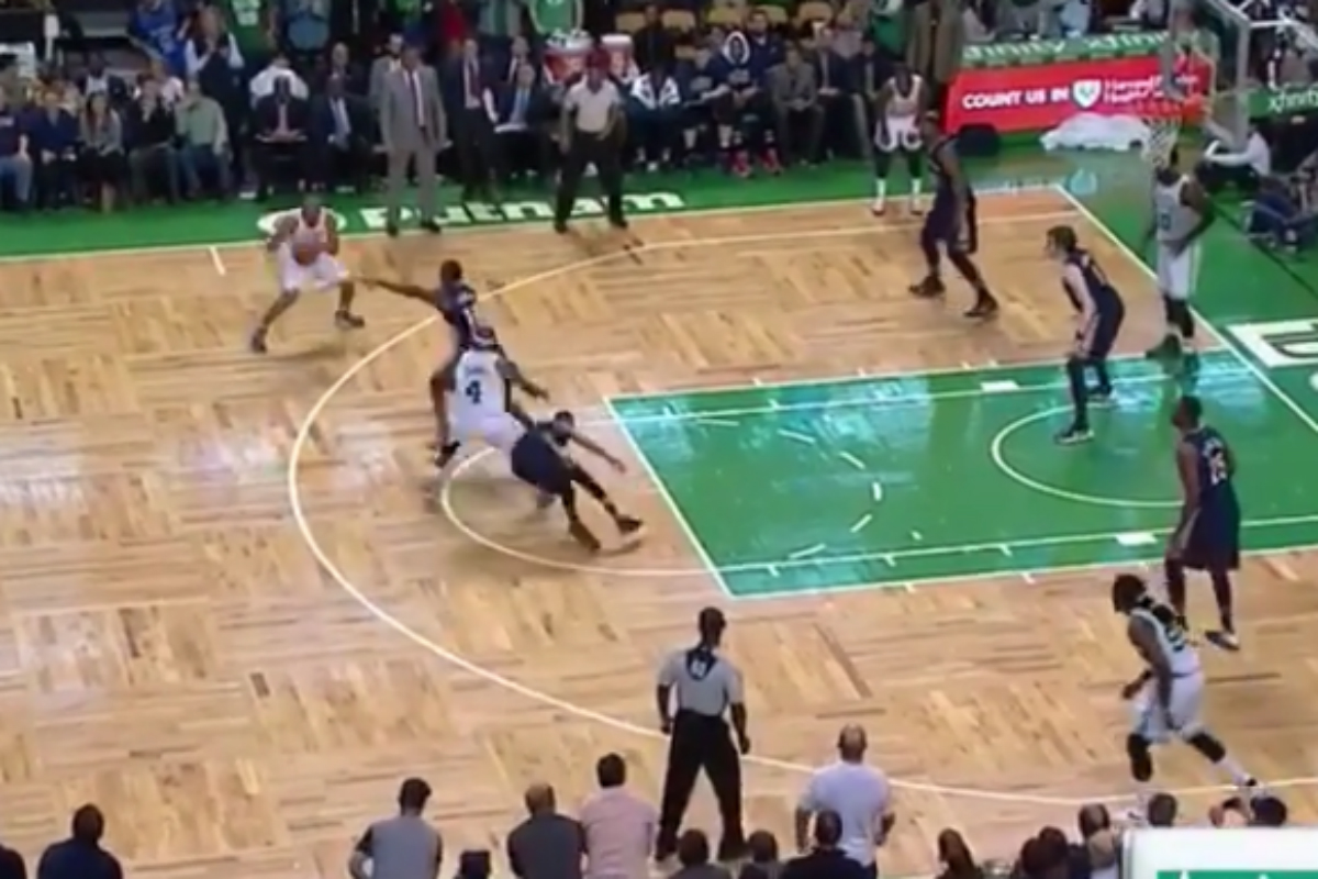 WTF : Isaiah Thomas casse littéralement des chevilles !