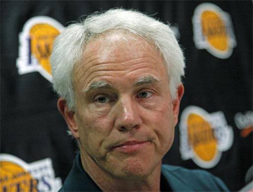 Les Lakers pas pressés de trouver un nouveau coach…