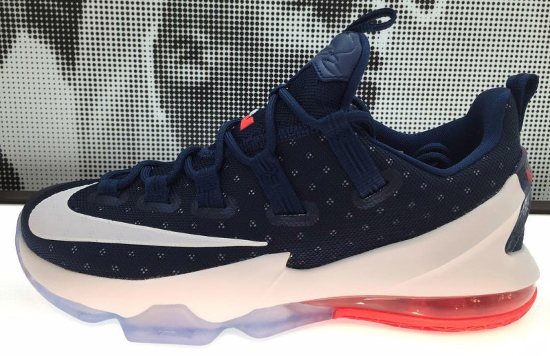 La Lebron 13 Low en mode Team USA