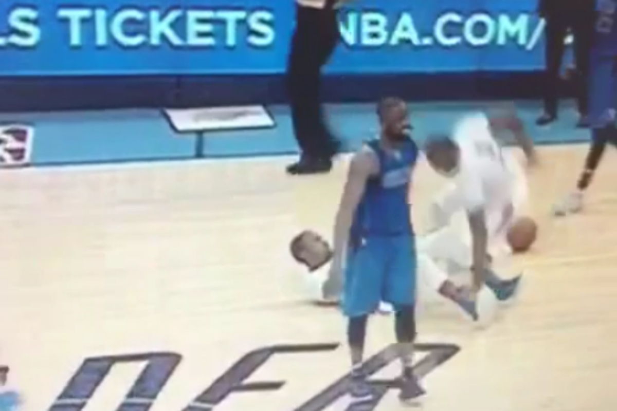 Serge Ibaka se tord la cheville en voulant relever KD…