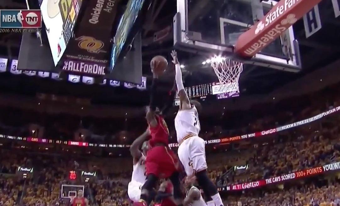 Kyrie Irving sait aussi mettre des gros cakes !