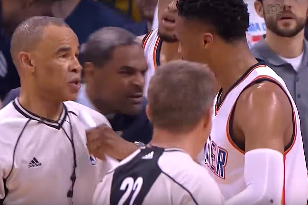 Russell Westbrook a encore eu des problèmes avec les arbitres…