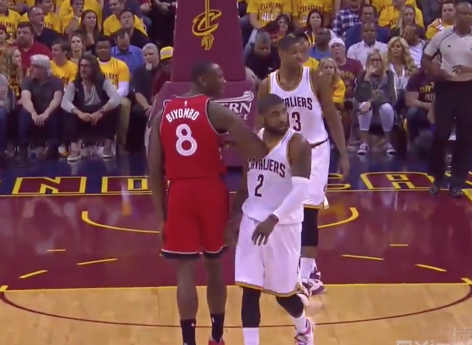 Ça a chauffé entre Kyrie Irving et Bismack Biyombo