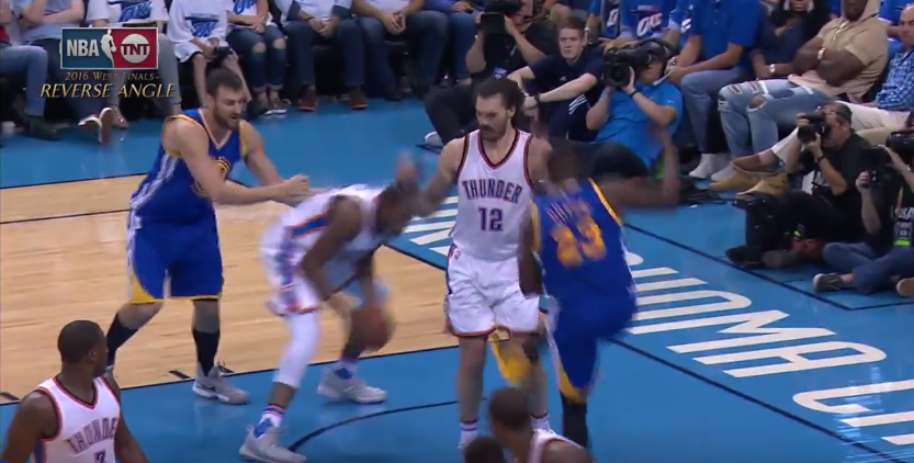 Pourquoi la NBA n’a pas suspendu Draymond Green