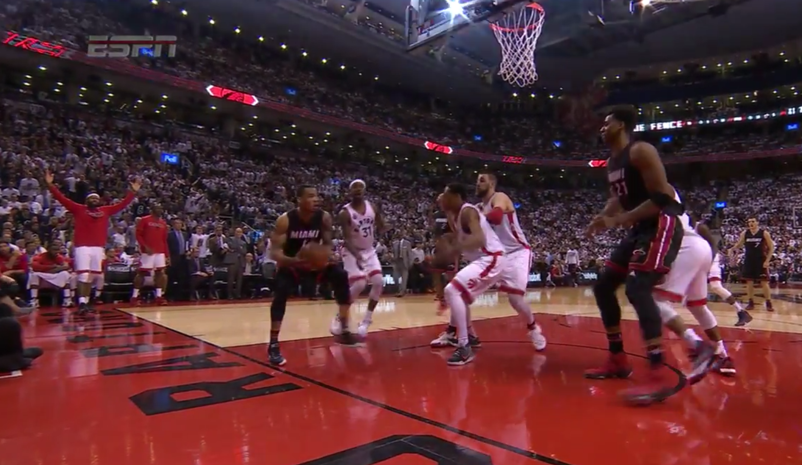 Gerald Green fait l’homme-caoutchouc depuis la ligne de fond