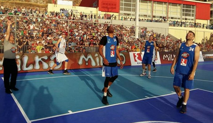 Quand Kristaps Porzingis défie le Greek Freak et Papaloukas sur le playground