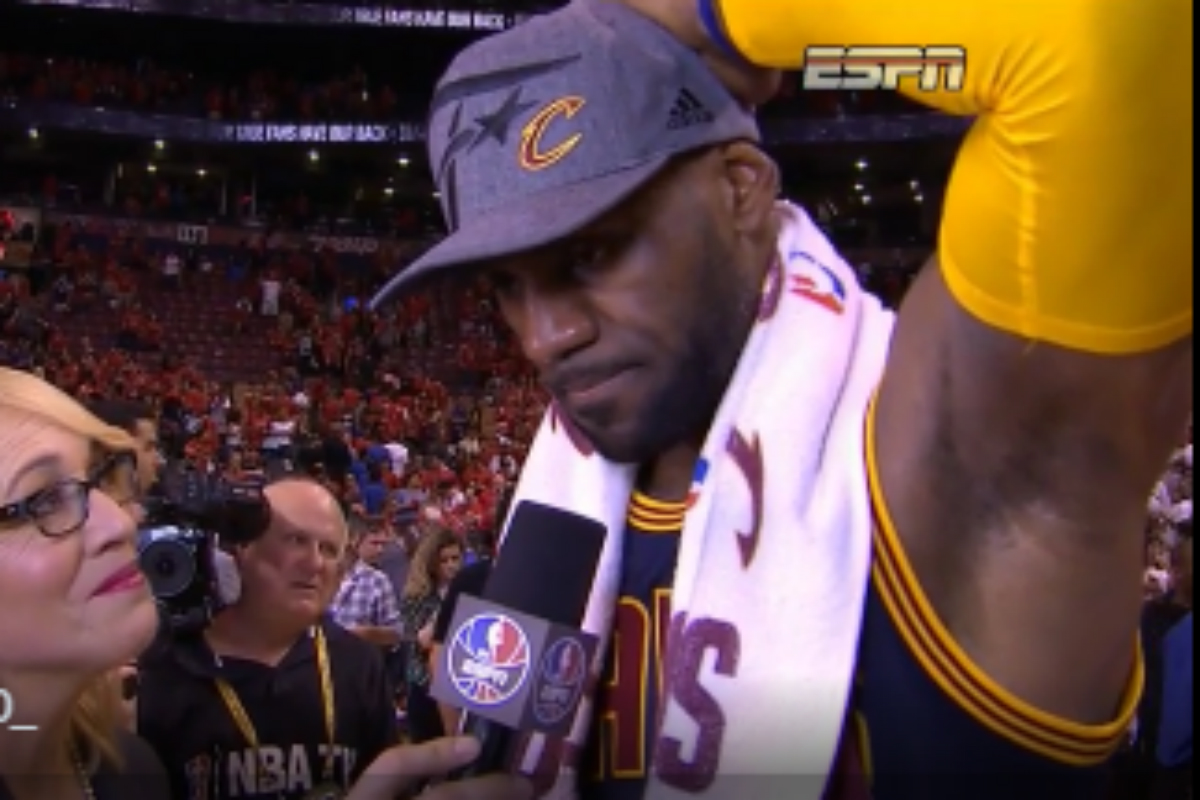 LeBron James très ému après la victoire dans le game 6