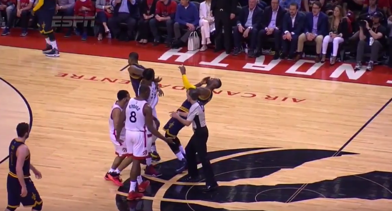 LeBron James lâche un flop après une embrouille