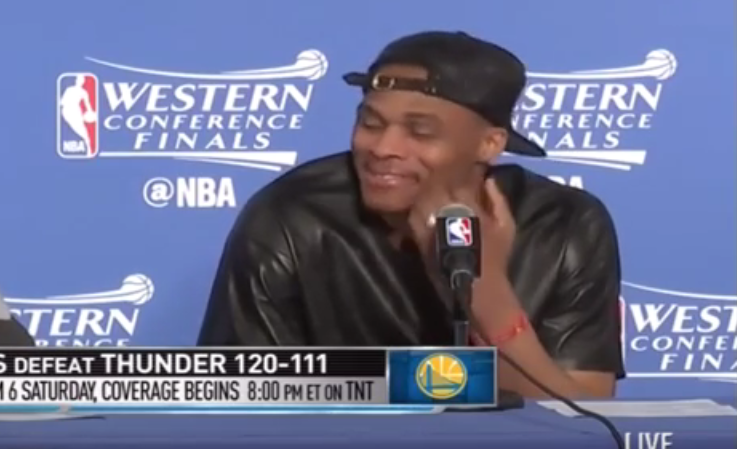 Russell Westbrook se moque de la défense de Stephen Curry