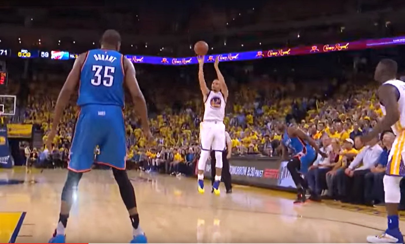 Stephen Curry explique sa célébration avec le public