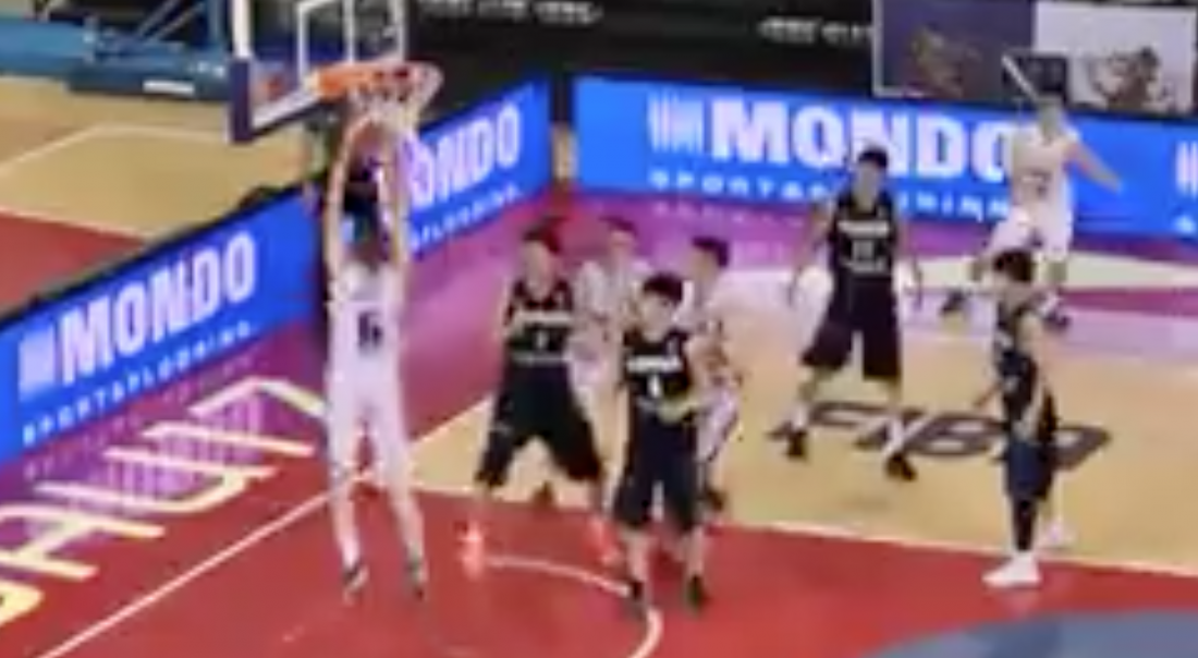 Spurs’ style : des Bosniens de 17 ans donnent une leçon de basketball !