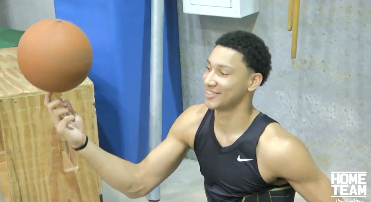 Ben Simmons s’invite dans un match amateur et fait le show