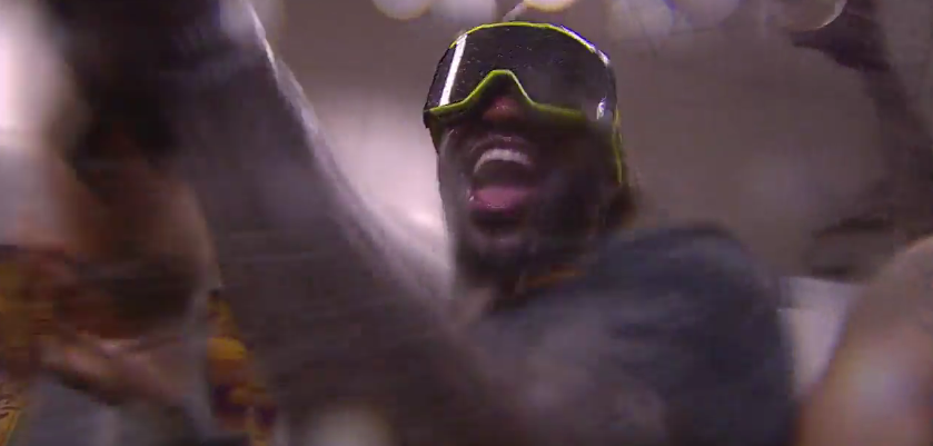 Célébration : les Cleveland Cavaliers font couler le champagne !