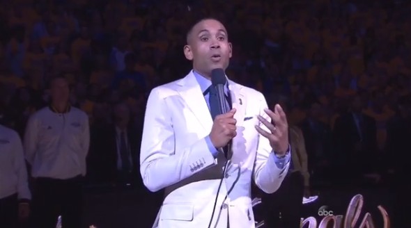 La NBA et Grant Hill ont rendu hommage aux victimes d’Orlando avant le Game 5