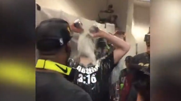 Champions NBA : Kevin Love et les Cavs déchaînés dans le vestiaire