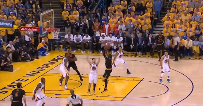 Top 5 : LeBron James et Kyrie Irving en démonstration