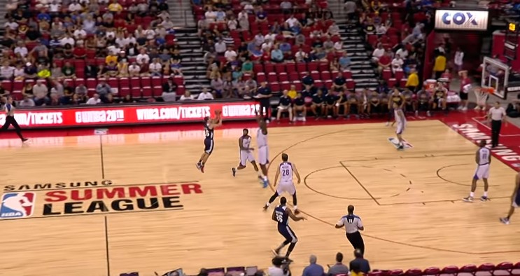 Replay : Aaron Craft balance un missile à la sirène