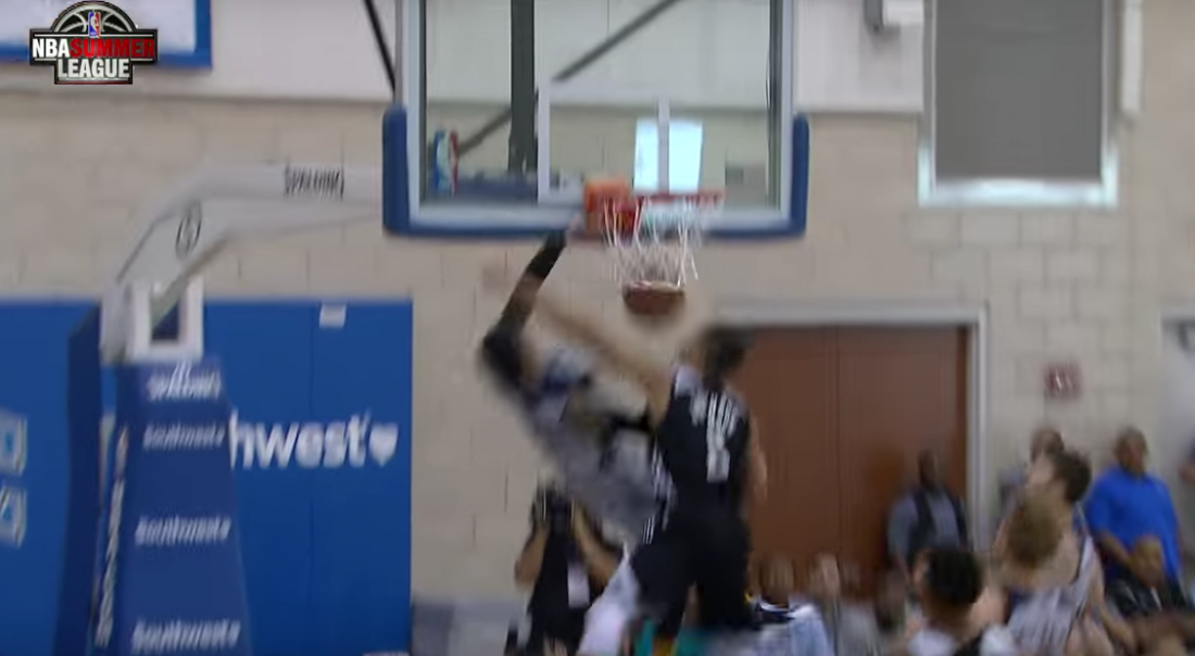 Le cousin de Paul George pète un gros poster en Summer League !